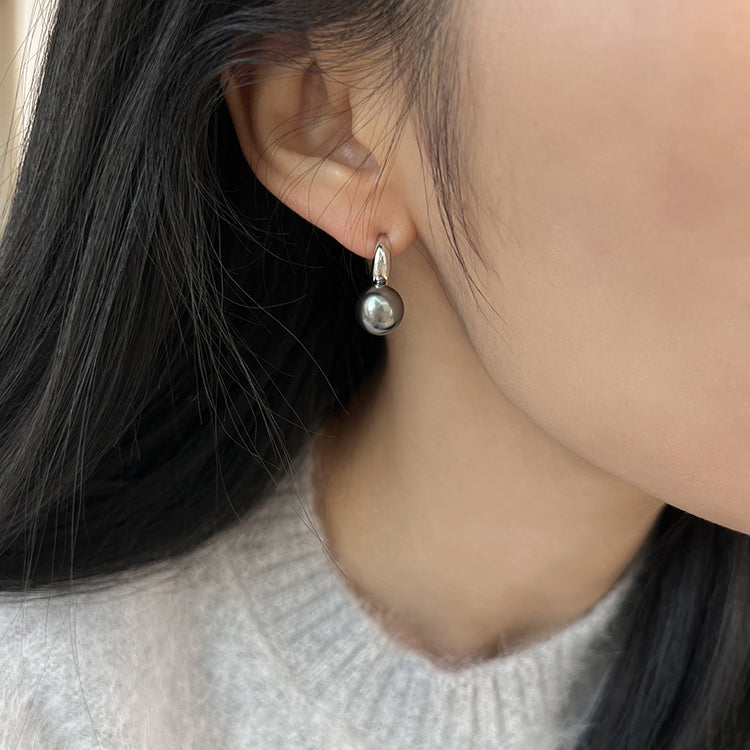 Minimalist Pearl Drop Earrings  KHANIE