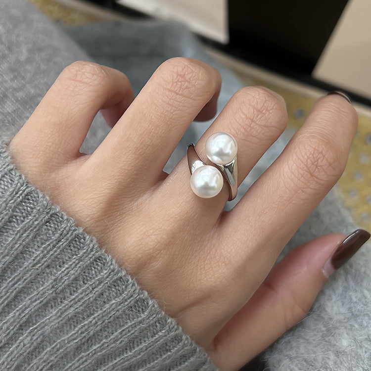 Staggered Pearl Ring  KHANIE white